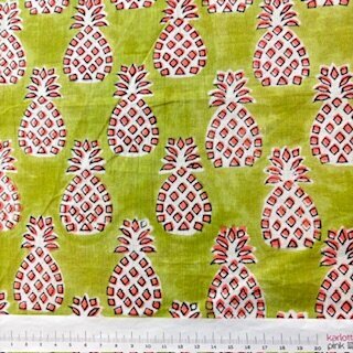 Blockprint Pineapple on green