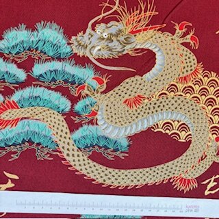 Drache und Kranich rot