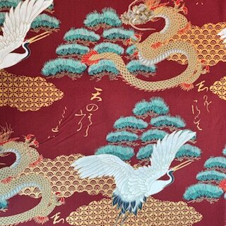 Drache und Kranich rot